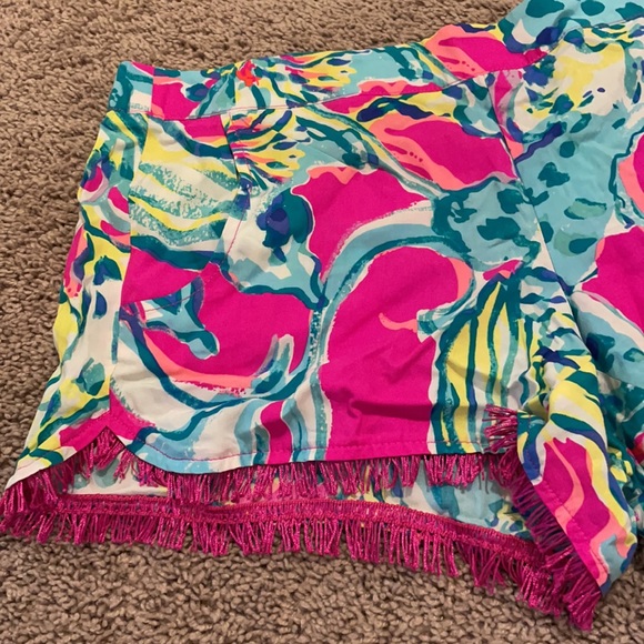 Lilly Pulitzer pink tassel vibrant shorts - Picture 3 of 6
